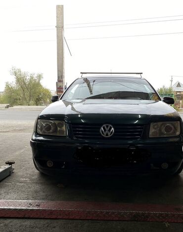 семи местный: Volkswagen Bora: 1998 г., 2.3 л, Механика, Бензин, Седан