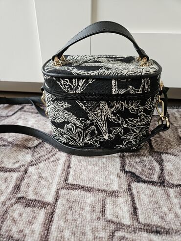 платок дубай: Классная сумочка, покупали в Дубае. новая