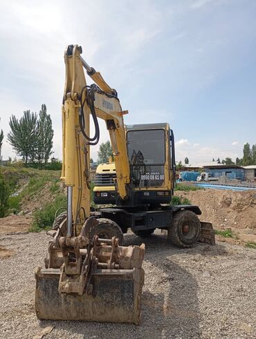 срочно продаю экскаватор: Экскаватор, Hyundai, 2011 г., Дөңгөлөктүү