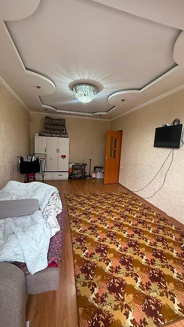 105: 2 комнаты, 55 м², 10 мкр 105 серия, 4 этаж, Старый ремонт — 2
