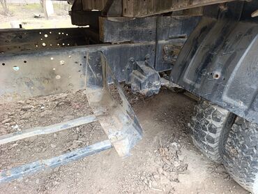 Yük maşınları: Yük maşını – klassik ZIL tipli, arxa bortlu kuzov Xüsusiyyətlər: - — 3