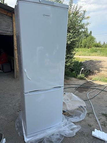 Холодильники: Холодильник Indesit, Новый, Двухкамерный, De frost (капельный), 55 * 185 * 55 — 4