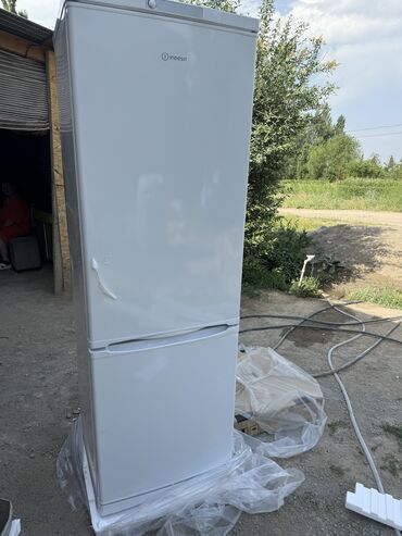 Холодильники: Холодильник Indesit, Новый, Двухкамерный, De frost (капельный), 60 * 185 * 60 — 5