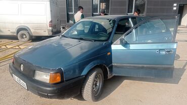 Volkswagen: Volkswagen Passat: 1990 г., 1.8 л, Механика, Бензин