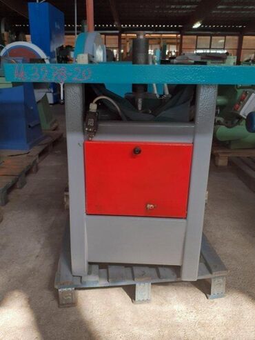 Električne polirke: Šmirgl mašina 1603 🛠️ Marka: Europa 🏷️ Širina valjaka: 200 mm 📏 — 1