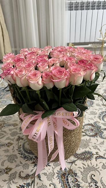 Майрамдык товарлар: Коробка-кашпо с розами «Розовый айс» - Состав: крупные двухцветные — 2