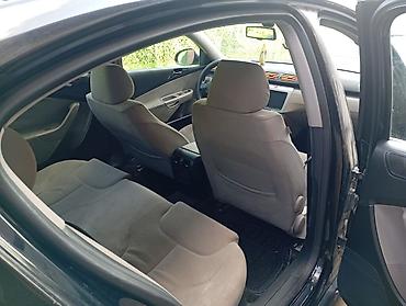 Volkswagen: Volkswagen Passat B6, limuzina, crna boja. Glavne karakteristike: - — 8