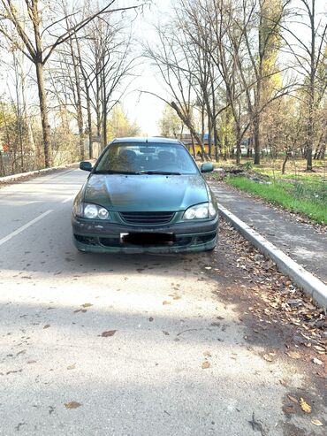 Toyota: Toyota Avensis: 1998 г., 1.6 л, Механика, Бензин, Седан