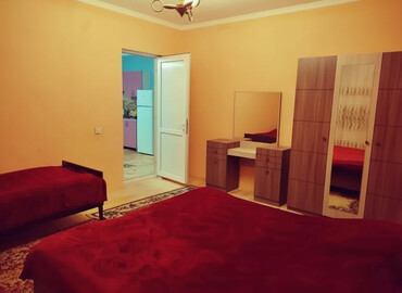 Günlük kirayə evlər: 90 kv. m, 3 otaqlı, İnternet, Qaz, İşıq — 1