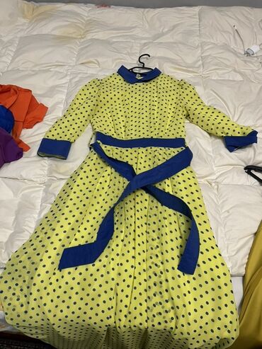 Toy paltarları: Ağ rəngli zərif gəlinlik - Model: baldırdan enən düz/yarı-fleyta — 7