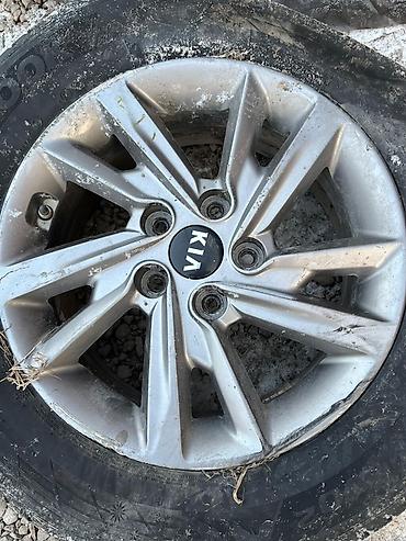 Двигатели, моторы и ГБЦ: Двигатель и комплект узлов Kia (б/у, снятые с авто) Состав: - — 2