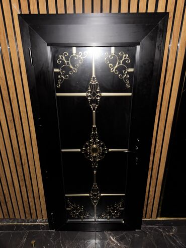 Giriş qapıları: 1ci şekldeki qapi 300AZN, diger qapilar ise 150 azn, Divan kreslo 400 — 3