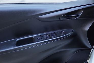 Chevrolet: Chevrolet Spark: 2016 г., 1 л, Вариатор, Бензин, Хэтчбэк — 10