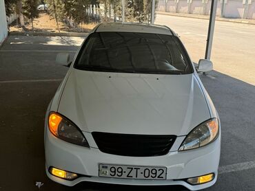 Daewoo: Daewoo Gentra: 1.5 l | 2014 il Sedan — 2
