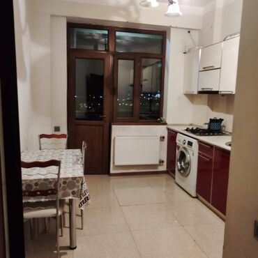 Uzunmüddətli kirayə mənzillər: Bayilda jurnalistərin binasinda 16 mertebeli binanın 9-u mərtəbəsində — 14