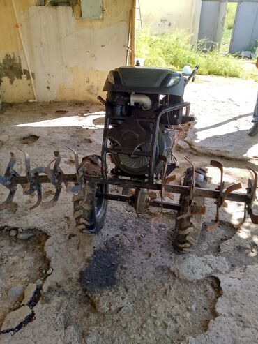 Otbiçənlər və trimmerlər: Yer şumluyan,,,kend yeri üçün əl verişlidi 20 at gücündədi cəmi 5 defe