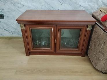 televizor üçün kabinet: İki qapılı vitrin/TV altlığı - Material: taxta karkas, qabaqda şüşə — 3