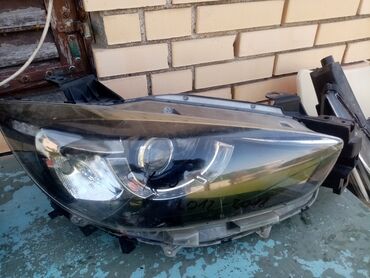 Auto delovi: Dva automobilska fara — 4