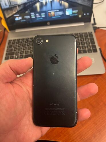 telefon iphone 10: IPhone 7, 32 GB, Black Titanium, Barmaq izi