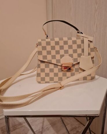 magnum torbice: Elegant purse, Louis Vuitton, Material: Faux leather