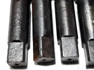 Ostali uređaji: Rucne ureznice M24 (M24x3) ureznica Cena je za komplet od tri rucne — 4