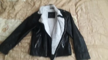 коженная куртка: Куртка кожаная, на 1-2 класс, состояние хорошее
