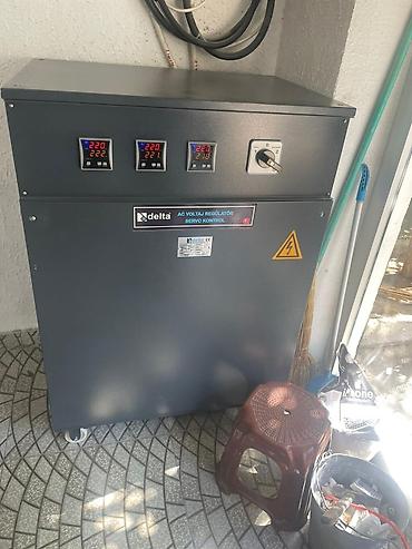 turka: Delta AC gərginlik tənzimləyicisi, servo nəzarətli. 3 fazalı, 22 KVA — 3