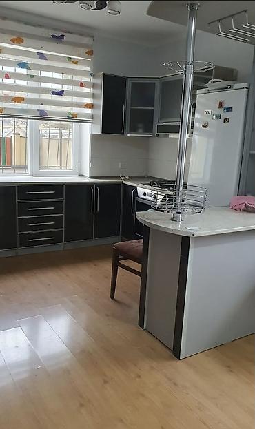 Долгосрочная аренда домов: 300 м², 7 комнат — 10