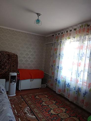 Продажа коттеджей и домов: 6 комнат жер уй сатылат. Короо тосулган чон зал, спальный, детский — 5