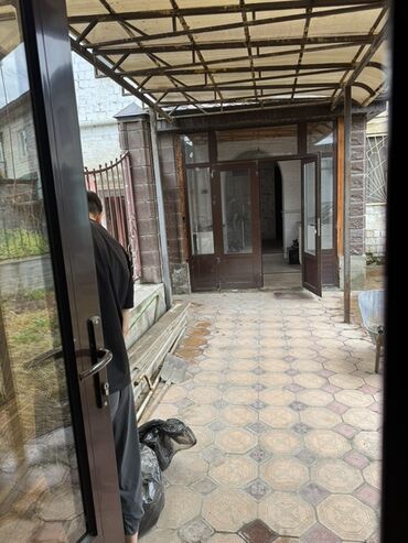 ищу квартиру жалал абад: 4 комнаты, 120 м², Индивидуалка, 1 этаж, Косметический ремонт