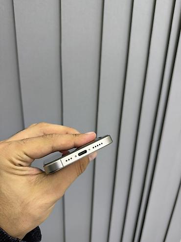 data modem: IPhone 15 Pro, 128 GB, Natural Titanium, Face ID — 3