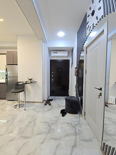 berde: Ağ Şəhərdə studio tipli 2 otaqlı mənzil kirayə verilir. - Ümumi sahə — 7