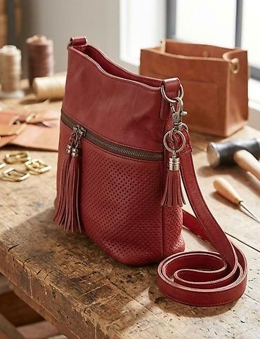anekke torba akcija: Kožna crossbody torba – bordo/crvena - Materijal: prava koža, mekana — 1