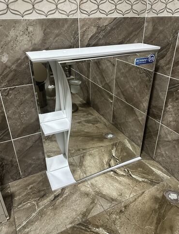 зеркало дорожное: Шкаф-зеркало для ванной комнаты. Абсолютно новый! Не звонить, пишите