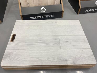parket topdan satis: YILDIZENTEGRE tərəfindən təqdim edilən bu laminat döşəmə nümunəsi