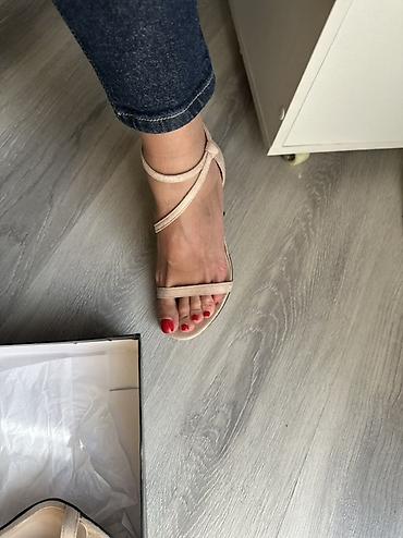 38р: Бежевые женские босоножки на шпильке Новые 38р - Модель: HEELS - — 3