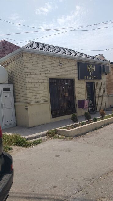 sumqayitda ucuz heyet evleri: Bineqedi rayonu Bineqedi qesebesinde 1 otaqli həyət evi satilir.Tam