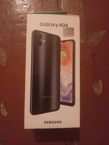 2 əl telefonlar: Samsung Galaxy A04, 64 GB, rəng - Boz, Düyməli, Sensor, Simsiz şarj