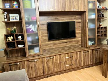 alcipan tv stand: TV stend sifarişlə hazırlanıb. Uzunluğu 3.40, eni 50, hündürlüyü 2.20