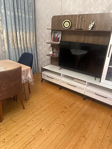 divar rəf: İşlənmiş, Düz TV altlığı, Polkalı, Laminat — 1