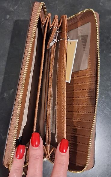 fredric sat: Michael Kors Jet Set Travel – veliki kontinentalni kožni — 4