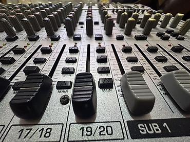 Mikşerlər: Behringer EURODESK SL2442FX-PRO – 24-kanallı analoq mikser 🔰Əsas — 1