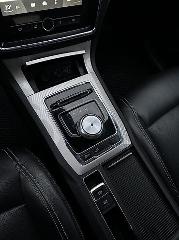 Roewe: Roewe ERX5: 2018 г., 0.1 л, Автомат, Электромобиль, Внедорожник — 9