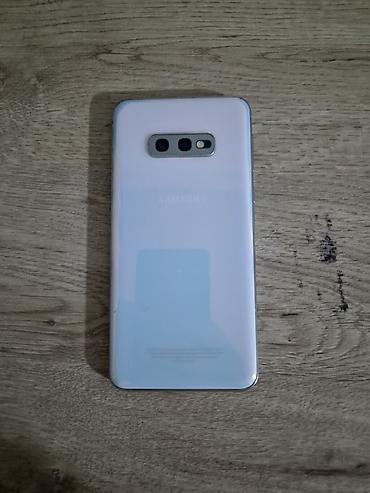 samsung s10: Samsung Galaxy S10e, Б/у, 128 ГБ, цвет - Белый, 2 SIM — 5