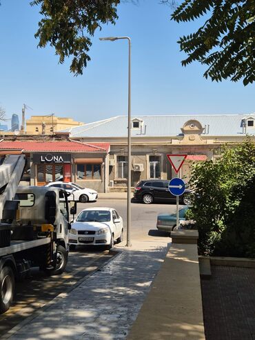 Uzunmüddətli kirayə mənzillər: Mərkəzdə, Əla Yerləşmə ilə Ailə və ya Ofis üçün– Alov Qüllələrinə — 3