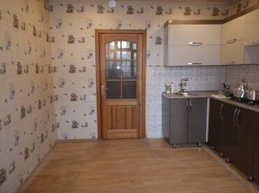 Ofislər: Xətai metrosuna yaxin 7 mertebeli binanın 2-ci mərtəbəsində yerləşən — 3