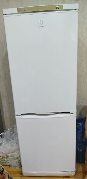 soyuducuların: Б/у 2 двери Indesit Холодильник Продажа, цвет - Белый, С диспенсером