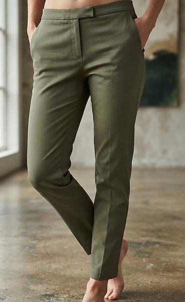 sparrow helanke: Ženske elegantne pantalone – maslinasto zelene - Kroj: slim fit — 1