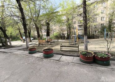 продаю квартиру боконбаева: 2 комнаты, 45 м², 104 серия, 1 этаж, Евроремонт