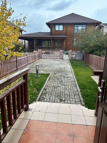 Продажа домов: Таунхаус, 135 м², 3 комнаты — 2